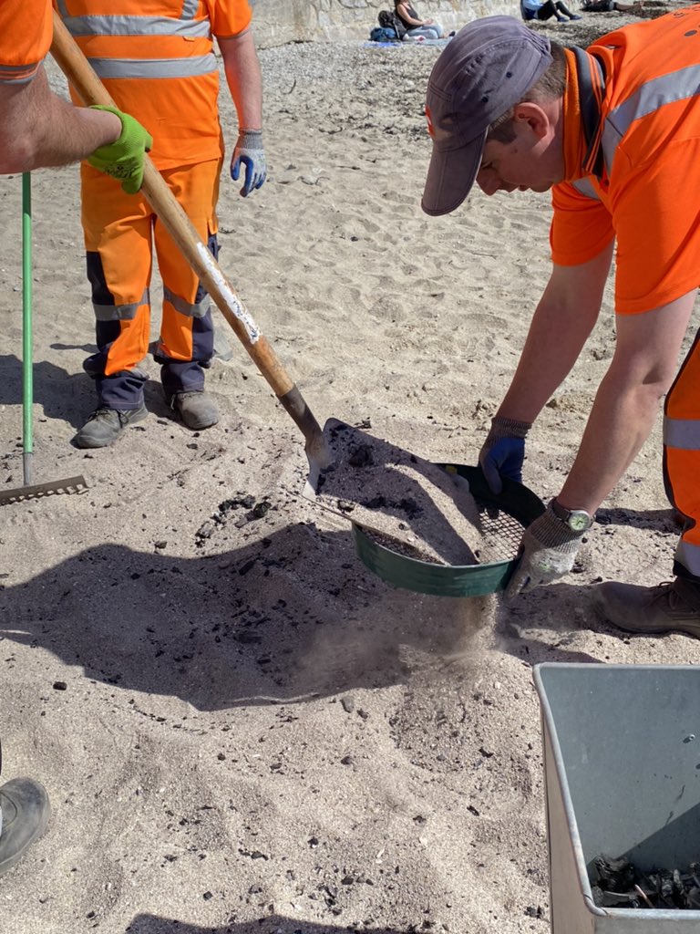 RuthieGUoE's tweet photo. Thank you to this amazing team on Gylly. A beach fire here last night which at noon today sees the sand still hot a foot down into the beach, with broken glass and nails included. Please don’t have open fires on the beach 😔. #leaveonlyfootprints #sandsafe https://t.co/J1jJHoU29T