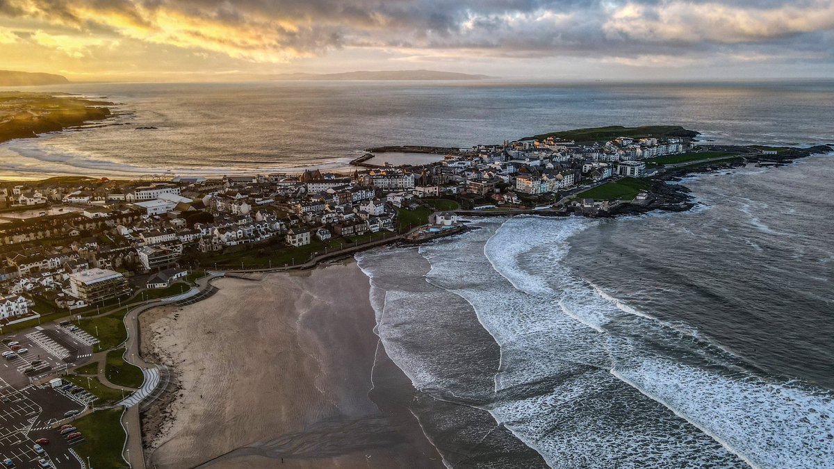 Portrush, @VisitCauseway
#countyantrim #lovebelfast #unlimitedireland #dailyireland #bestirelandpics #loveballymena #irelandloves #inspireireland #rawireland #discoverireland #discoverni #NorthernIreland #visitnorthernireland #visitireland #exploreireland #northcoastni