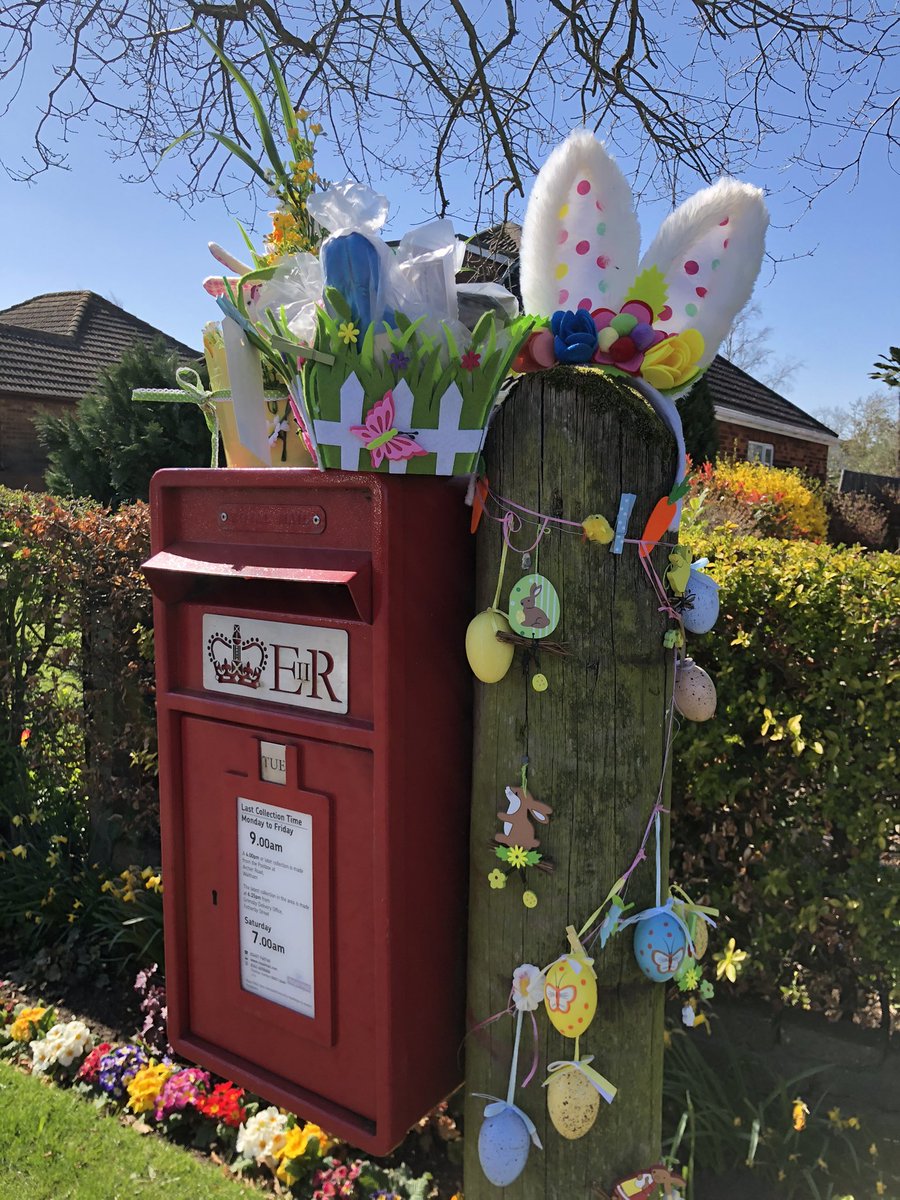 becclar15's tweet image. Doing cartwheels with new 5k PB.. aimed sub ‘27..  only ran sub ‘26 😅 And improved VO2 wooooohooooo!  Finished my run at an Easter postbox - how pretty 🐰🐣 Happy Easter everyone 🐣🐰@UKRunChat #pb #yipeee #5k #feelinggood #HappyEaster #ukrunchat
