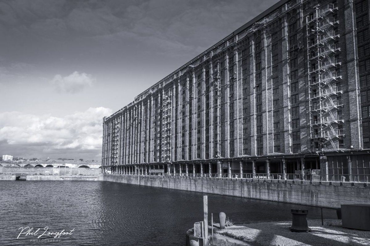 StanleyDock's tweet photo. Stanley Dock Liverpool in mono - amazing photos by @p_longfootphoto
https://t.co/zHkDwi8bsB for all the pics
@StanleyDock
@TitanicHotelLiv
@Regen_Lpool
@ExploreLpool
@angiesliverpool
@YOLiverpool
@LiverpoolTweeta
@investliverpool
#liverpool #stanleydock #monopics https://t.co/x3dRrpaaw8