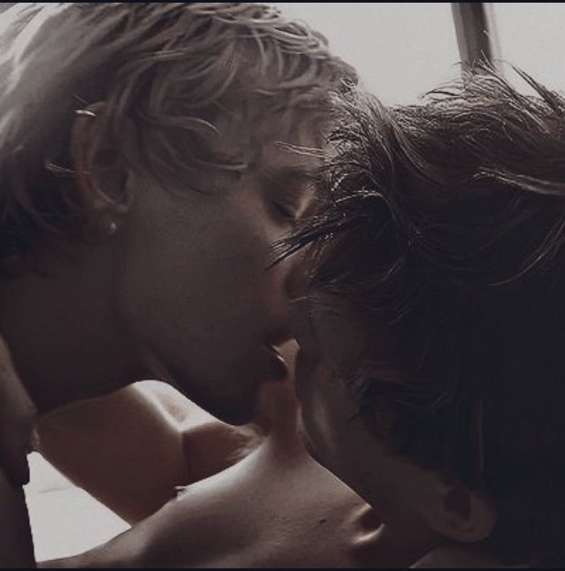 KeeneHouse's tweet photo. H
   A
      P
        P
          Y

B I R T H D A Y

♥️ Farrow 
♥️ Redford 
♥️ Keene 
♥️ Hale 

TKH knows you’re having the best days with the love of your life, so it feels full of love (always bursting with love) for you little diamond babies 

♥️ https://t.co/U1zQrYldFQ