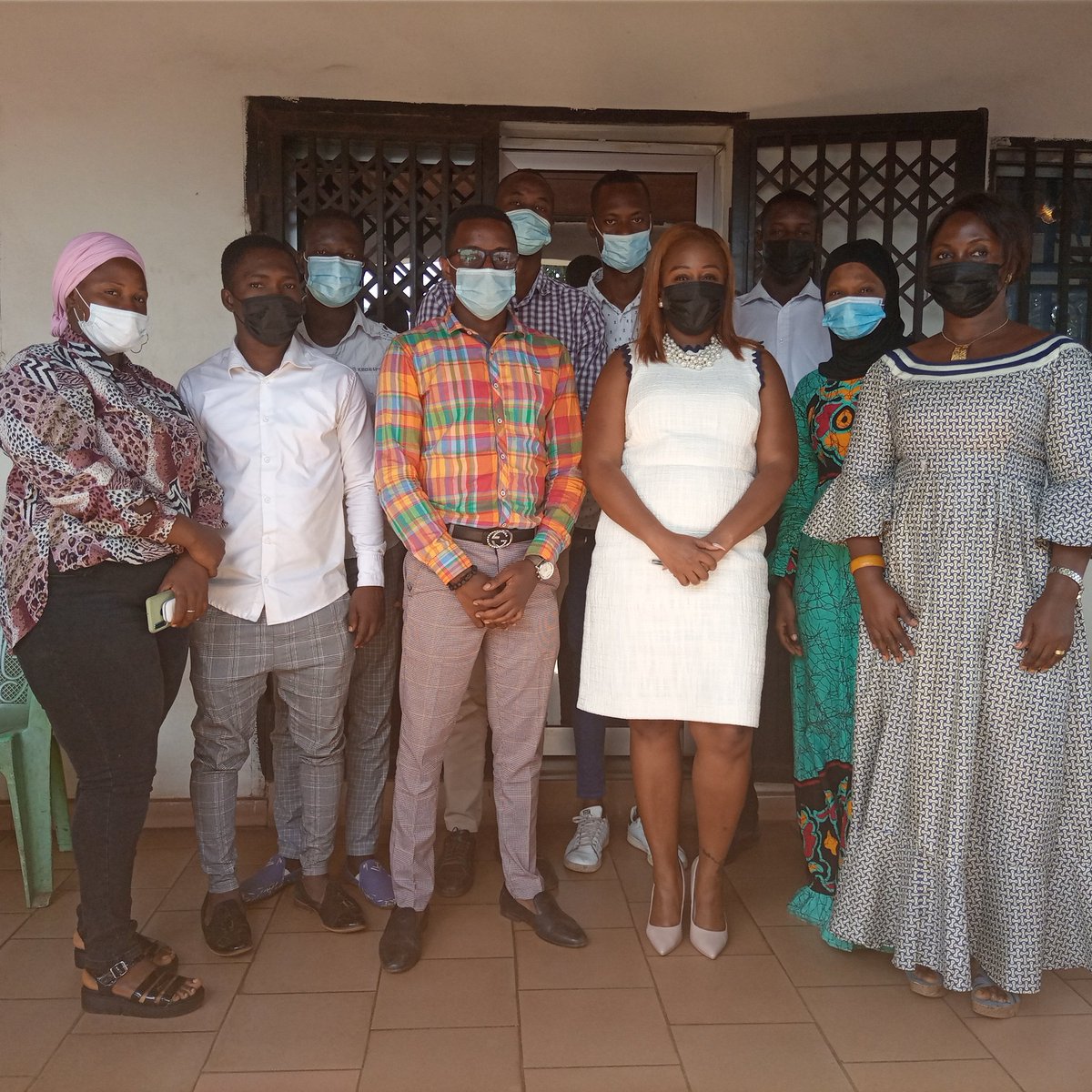 Visite de travail d'une délégation de l'ambassade des États-Unis  dans les locaux de GeoSynapse Guinée dans le cadre du projet StopCovid19 de l'ONG financé par le peuple américain.
#Stopcovid19