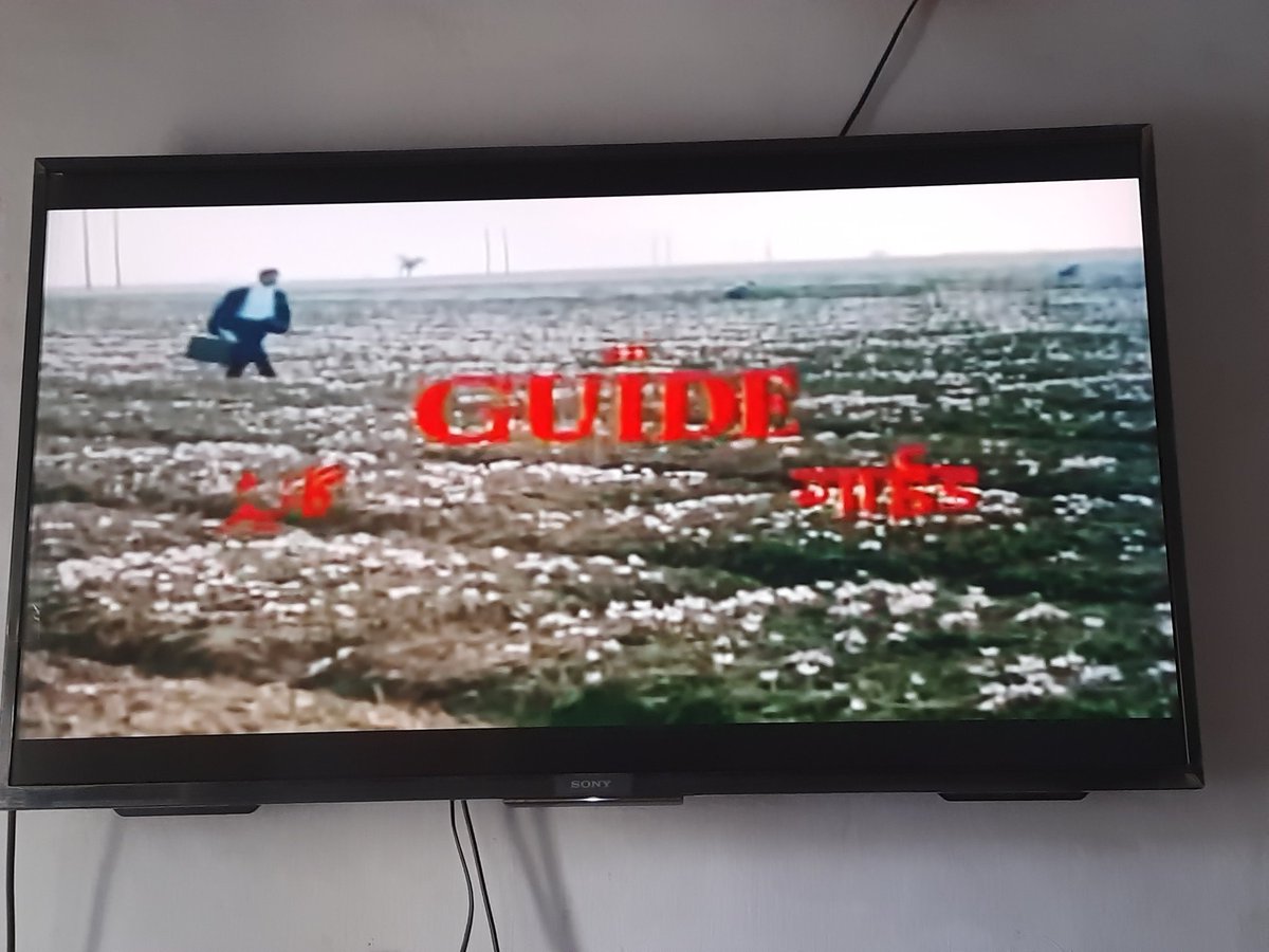 WisdomOfCric's tweet photo. Last watched this masterpiece on #Doordarshan when I was a kid. Looking forward to watch it now...

#guidemovie #devanand #waheedarehman #vijayanand #classicmovie #hindimovie #hindimovies #hindicinema #sundayevening https://t.co/Fgfp49XxvH