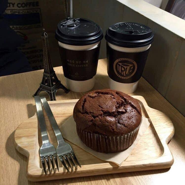 cv_ats_c's tweet photo. oh to have a date like this https://t.co/qycWNRSH7E