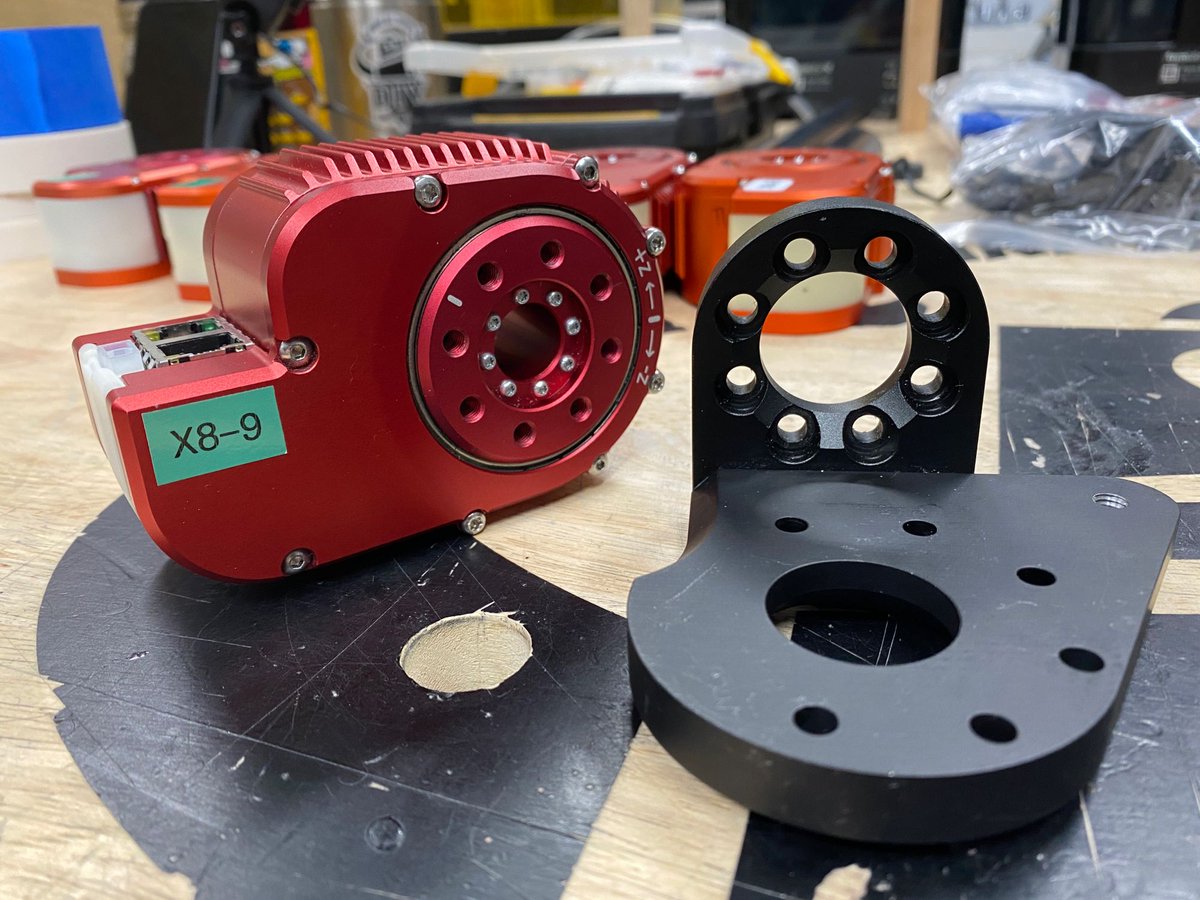 DIY_Engineering's tweet image. Working with #hebirobotics and their x series rotary actuators for an upcoming video.
#mechatronics #actuator