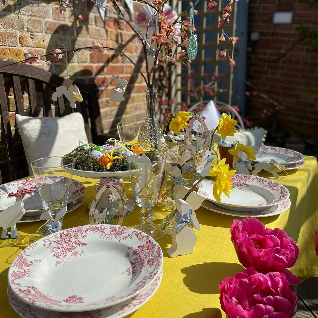 PopUpDiningRoom's tweet photo. Happy Easter!!! 

.
#eastertabledecor #devoncatering  #privatedevonchef https://t.co/PP5YgDvjaE https://t.co/KDFuUdDCCE