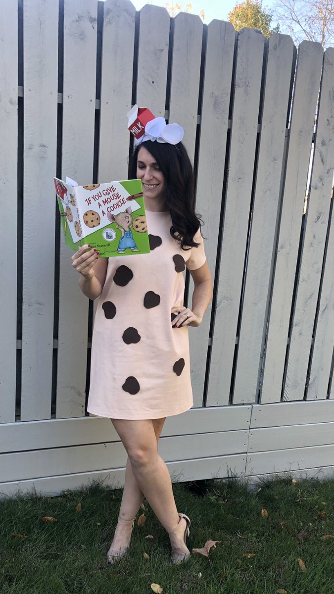 StylishStacks's tweet photo. It’s National School Librarian Day!  I’m so proud to be a Woodman and to inspire our students to explore their worlds through reading!  @GHSWoodmen @Greenwoodsupt https://t.co/V1a6huEIQE