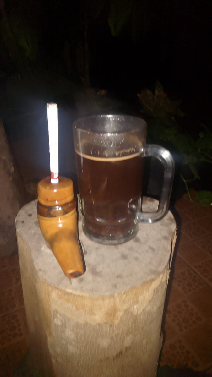 Hujan gini, sepi lagi. 

Hanya kamu yang setia menemani ku 🥺