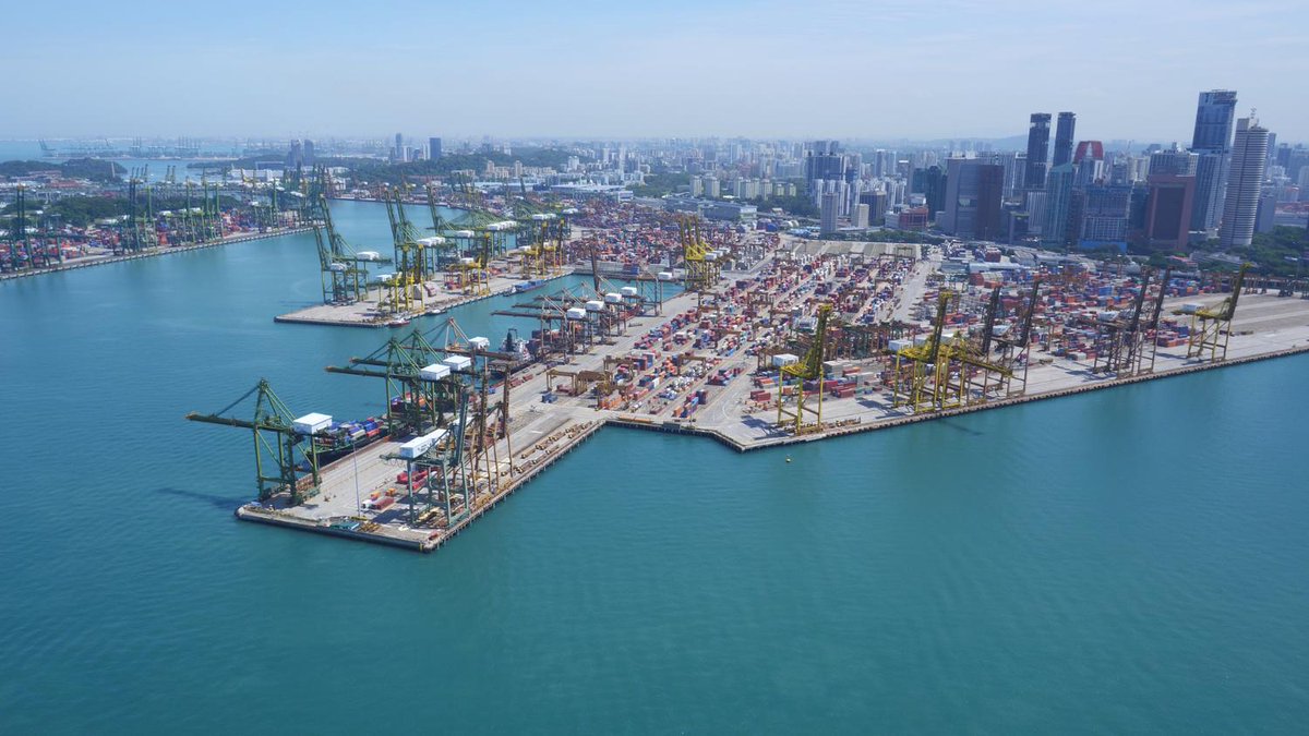 la2_tve's tweet photo. Disfruta #Alacarta en #Documenta2 de 'Asia desde el aire: Singapur'. Se trata de un recorrido por la ciudad asiática que, a través de la innovación, destaca como ejemplo de lo que serán las ciudades del futuro.
👉https://t.co/k6g4CbRwWp https://t.co/GIMEJOgLcf