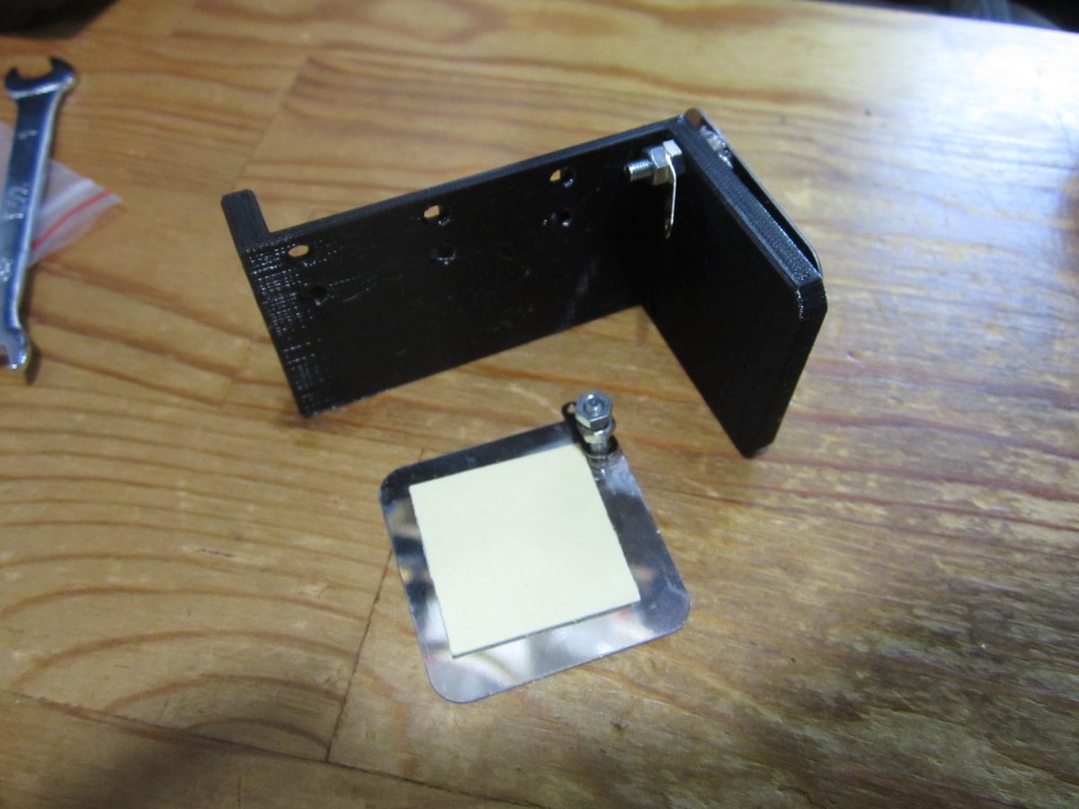 saiki0011's tweet image. ゆるふわ #電子工作
なんとか忘れてた回路を追加配線
あと
このケースに穴を開けないと
感知板は自称ステンレス板に
袋を開けていないのに漏れていた
<強酸と有り焦りました💦
ステンレス用フラックスで
ラグ端子をはんだ付けしました😆
#3Dprint
#自作Arduino #Arduino