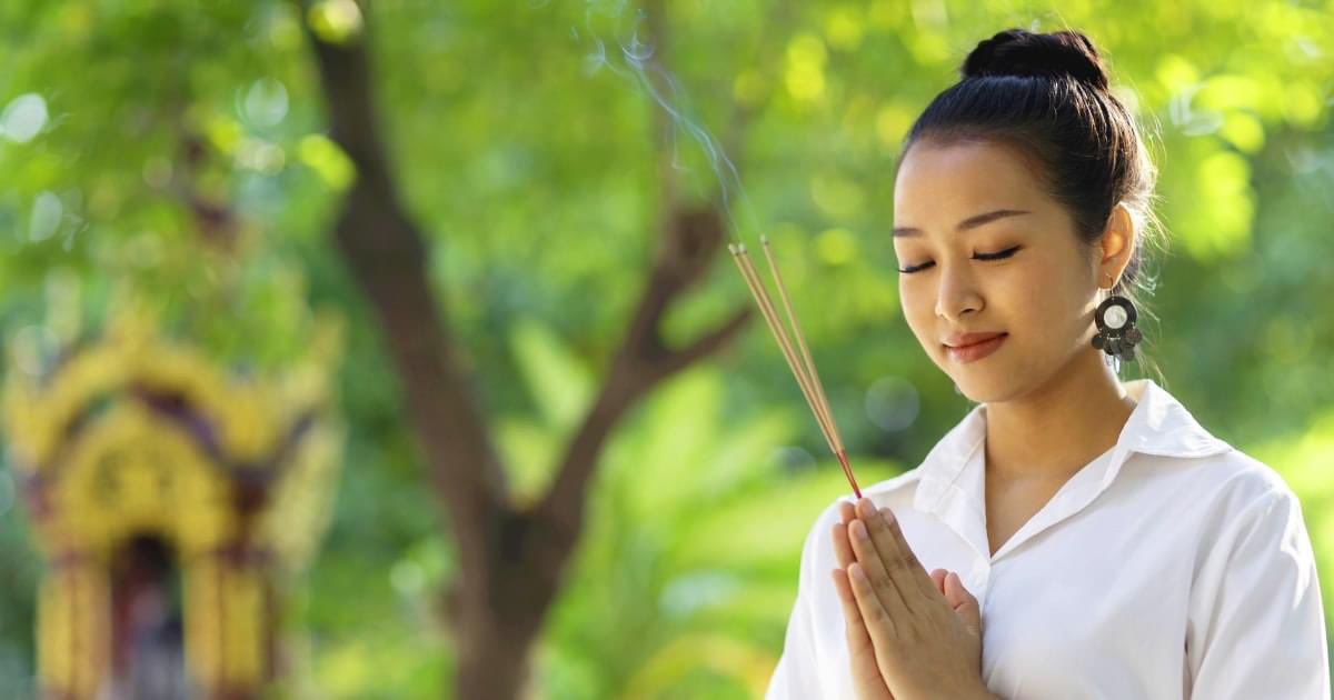 清明平安 Wishing you and your family peace this Ching Ming Holiday.