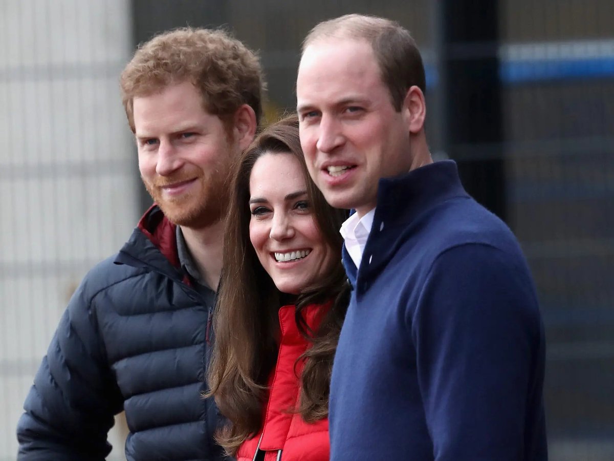 RuleBGB's tweet photo. Before Meghan. Before Harry realised he was trapped because Meghan told him he was trapped. https://t.co/dJoURa3Zbx