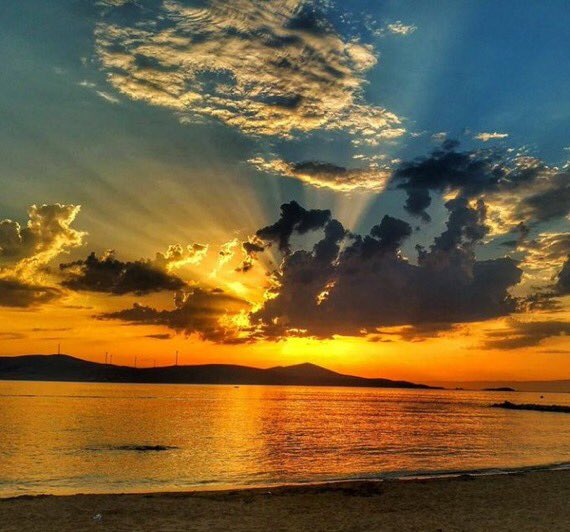 YamanAyse42's tweet image. ....🧑🏻‍🌾💕🍃🌼🦋🌸🍃📚✍️
          #Oysa.....!
 Hayatı  sonsuz sanıyoruz...
Bir Günlüğüne Kanadını 
Çırpan,👎
            🦋Kelebek Gibiyiz🦋

#Sağlıklı 
🌼Huzur Dolu Akşamlar🌼🍃