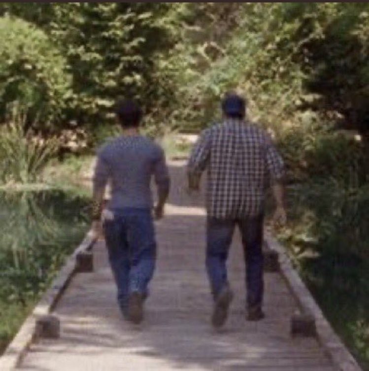 getellssoon's tweet image. “i listen to                “sweetener is her
ariana grande”               worst album”