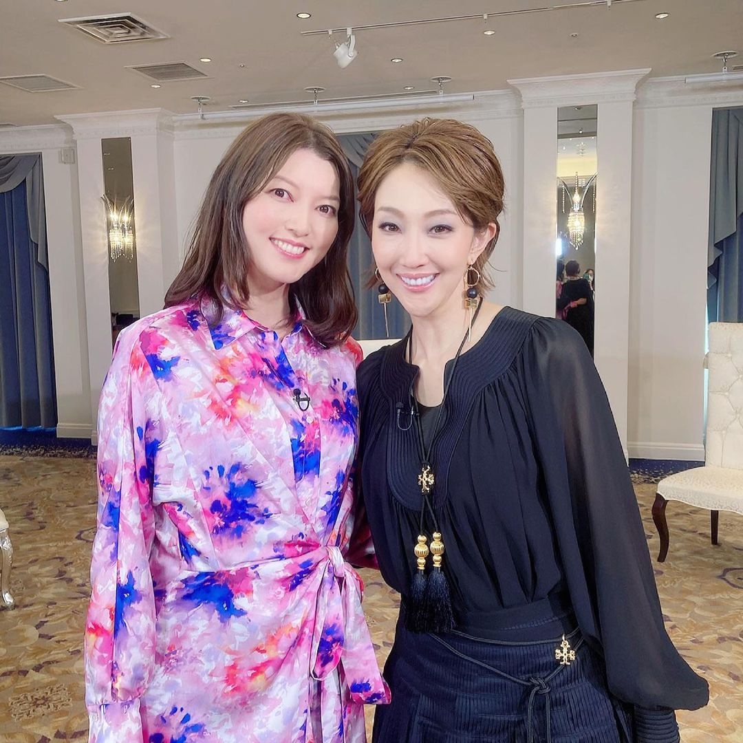 尚茶 朝夏まなとさんのインスタグラムより Csテレ朝チャンネル 歌劇のプリンシパル 収録ロケ時のまあくんとさゆぴよー 朝夏まなとさんのインスタグラム 紅ゆずるちゃん 歌劇のプリンシパル T Co 5cfroyi1lc T Co Idgz7v2ov2 Twitter