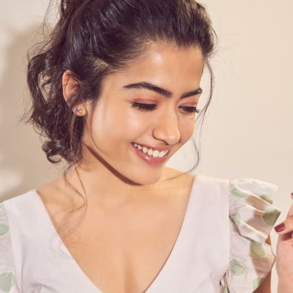ManishKharwal98's tweet photo. Tollywood Kollywood Sandalwood 
Bollywood.. Showed Her MASS in Every Industry with in a Very Short Period @iamRashmika 🔥

#HappyBirthdayRashmika https://t.co/5qbSGaKnP4