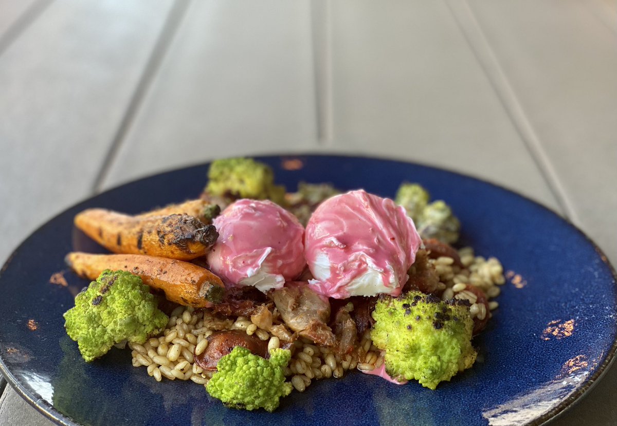 Happy Easter Sunday, Fort Wayne! Our Easter brunch feature is 🐣🥚Braised Rabbit Benedict - slow braised rabbit served over buttered barley, topped with charred romanesco, roasted carrots, crispy chorizo and two poached eggs, finished with a roasted beet hollandaise!