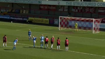 What a pen! 🤩

@InessaKaagman gives @BHAFCWomen the lead from the spot! 💥

#BarclaysFAWSL