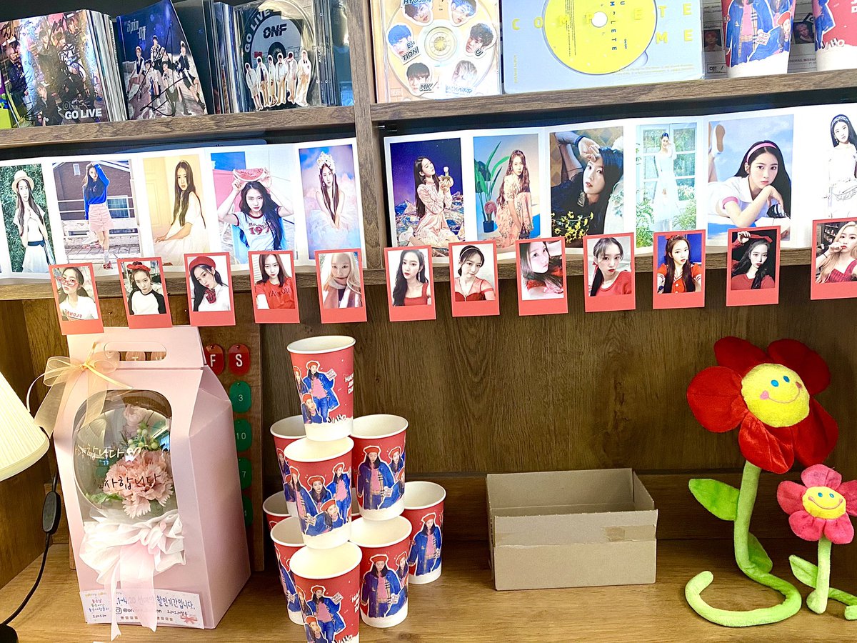 hyochichi's tweet photo. #HBDA_F 
너무너무 예쁘게 꾸며놓으셔서 보는 내내 행복했고 기분이 좋았어요 💕 운 좋게 선착 특전까지 받았는데 너무너무 예뻐요 🥰❤️ 사진을 잘 못 찍었지만 구석구석 안 예쁜 곳이 없었어요잇 🤩 https://t.co/6QLfAL67Tr