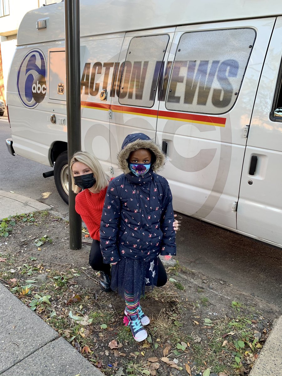 tiyethompson's tweet photo. @MaggieKent6abc JOYFUL RESURRECTION maggie, fun fact: mr. hines was my ART teacher and when I saw the commercial for today’s 1PM “lady day” special I too was proud! s/o to #McCallElementary #StillGeekedMeMetU #ThereGoesThatActionNewsVanAgain https://t.co/EaAgVLuAmL