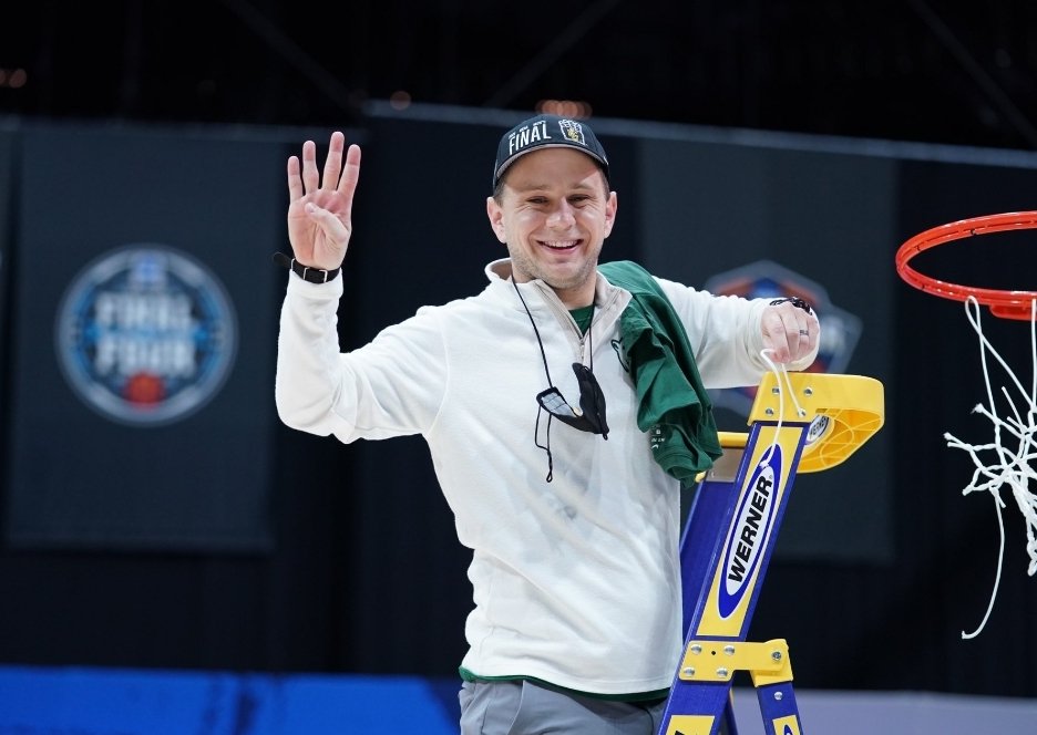 txtater69's tweet photo. Extremely proud of @BaylorMBB and my nephew @Ty_Beard . Thanks @BUDREW for a great turney! #FinalFour #Finish #SicEm https://t.co/YYKscyjSWm