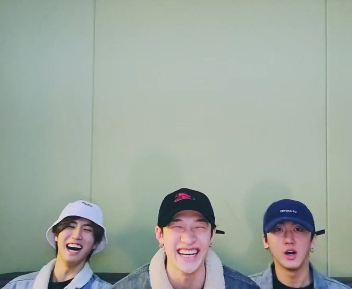 omg 😭😭 a 3racha live after ages
