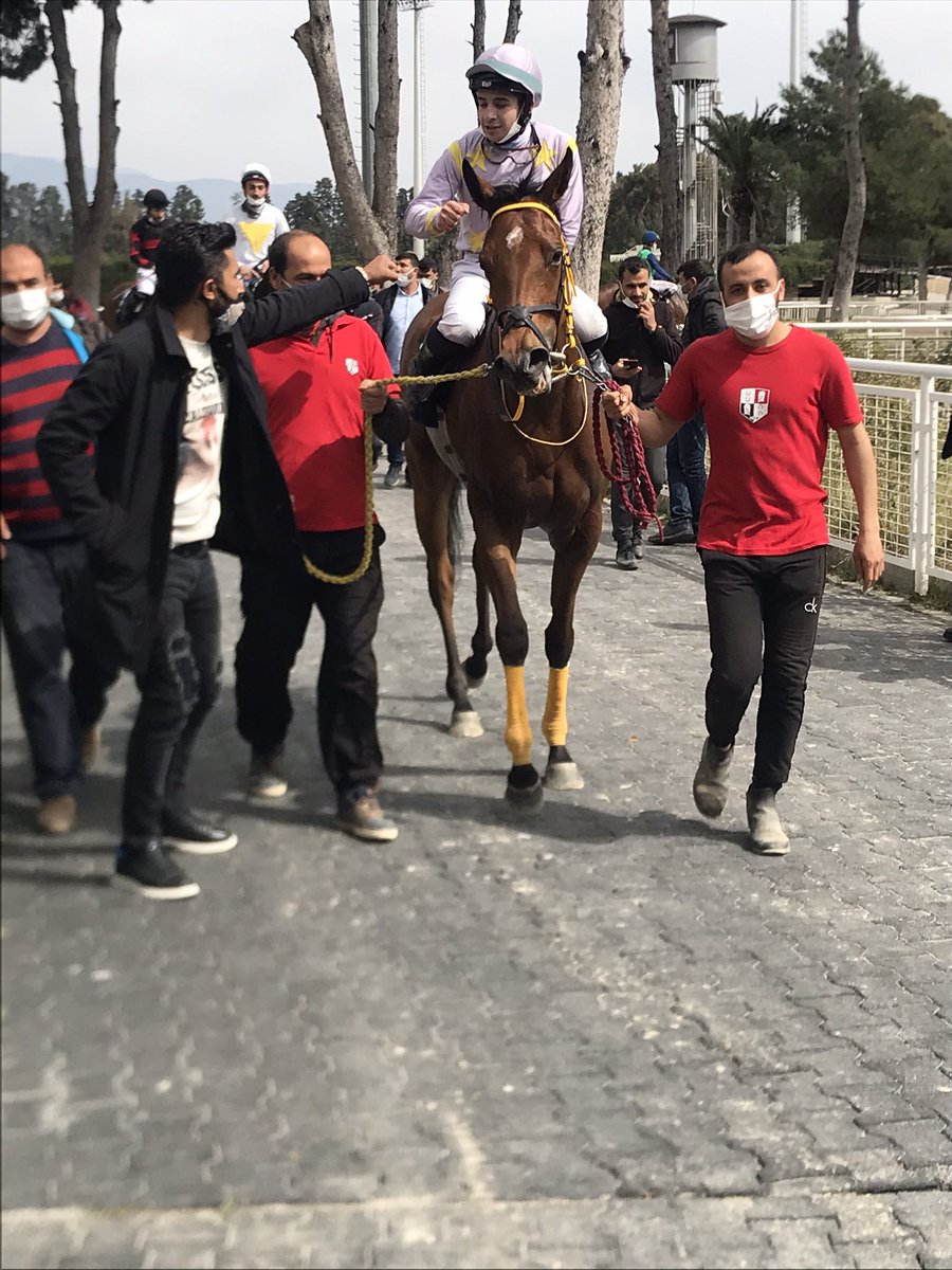 Maşallah Nisan ayı bereketiyle geldi
Ekürümüz safkanlarından `KIZIMELA‘ güzel bir mücadele sonucu başarılı jokeyi Mertçan ÇELİK ile handikap/16 yarışı kazanmıştır .
Emeği geçen bütün ekibimizin eline sağlık 🤲❤️🧿🏇
<a href="/ogndeirmenciol1/">ogün değirmencioğlu</a> 
<a href="/KAYA_Ali_KAYA/">ALİ KAYA</a>