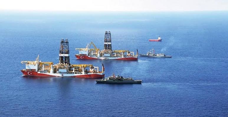 MAVİ VATANDA EGEMENLİĞİMİZ İÇİN MÜCADELE EDEN TÜM ŞEREFLİ DENİZ KUVVETLERİ MENSUPLARINA ŞÜKRANLARIMI SUNUYORUM... 104 KENDİNİ BİLMEZ HARİÇ...