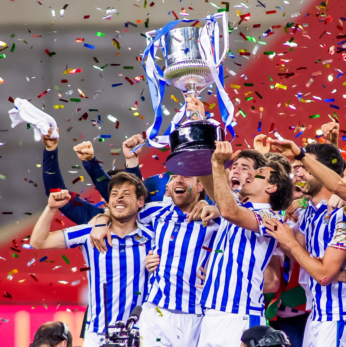 brfootball's tweet photo. 2019-20 League Cup champions: Manchester City
2019-20 Copa del Rey champions: Real Sociedad

David Silva becomes the first player to win both in the 'same' season 🏆 https://t.co/OCjpAwkKH2