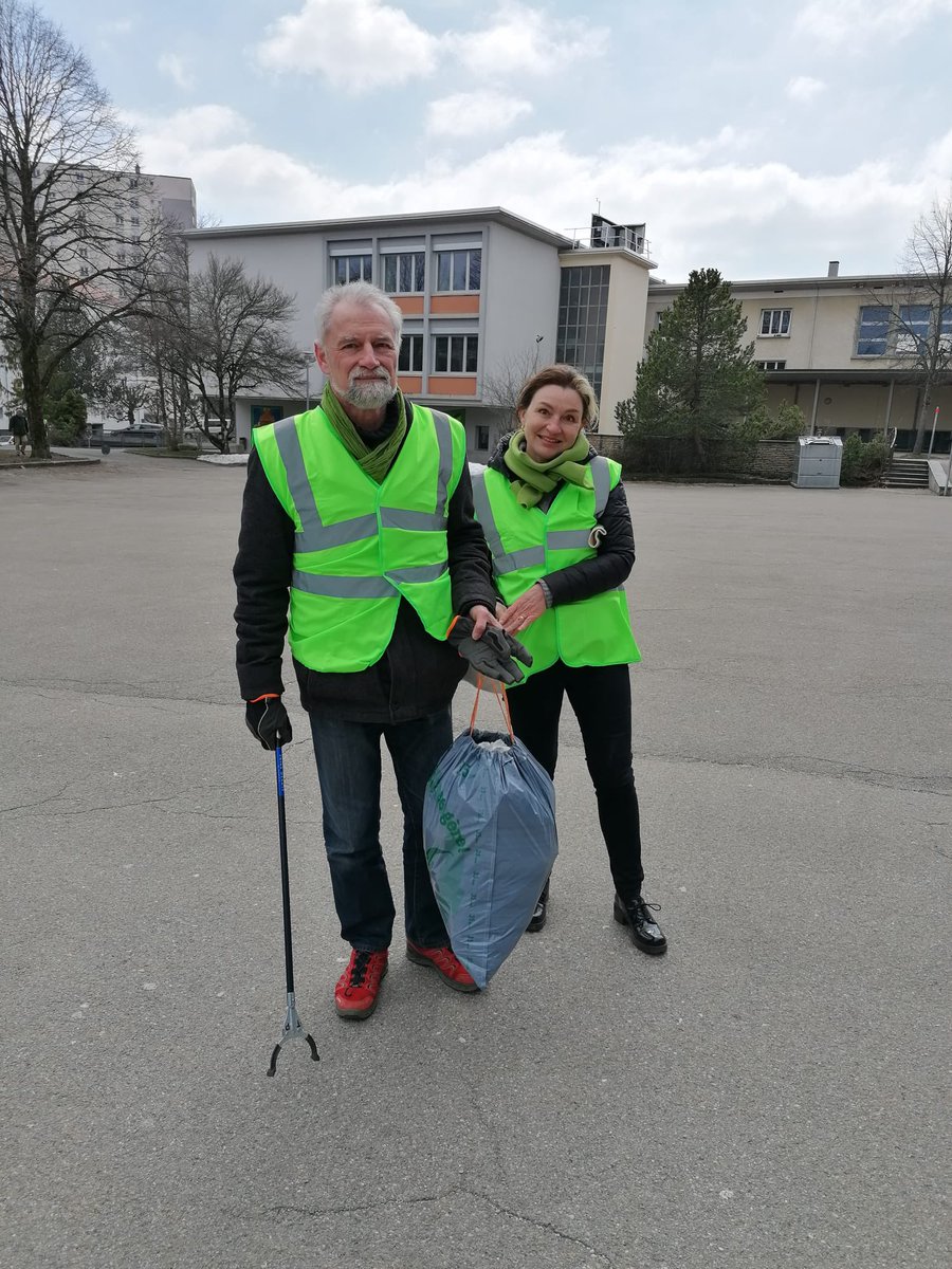 VertsNE's tweet photo. Succès total pour la putz au quartier des Forges à cdf! #votezvert #18avril https://t.co/3BJ3Ae9glD