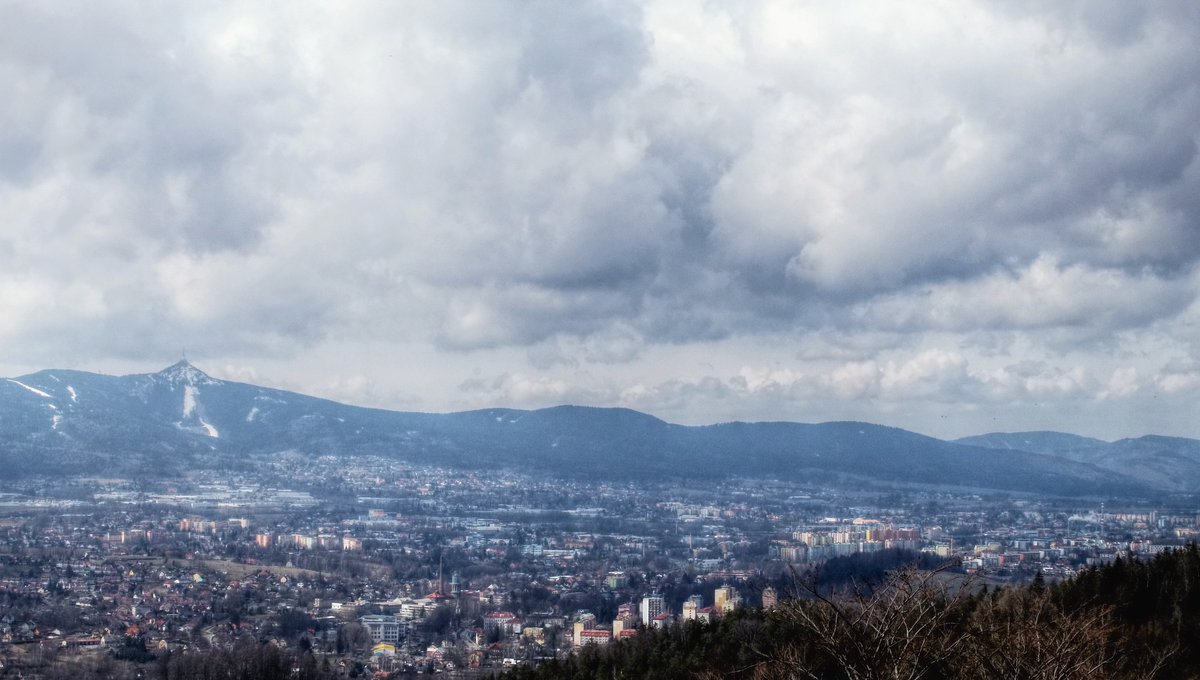 vyletomania's tweet photo. View on Liberec &amp; Ještěd from lookout tower "Nad Prosečí" district of Jablonec n. Nisou. @nature_4k @ANPhotography13 @VisitCZ @Libereckykraj https://t.co/goVgpJrTBU