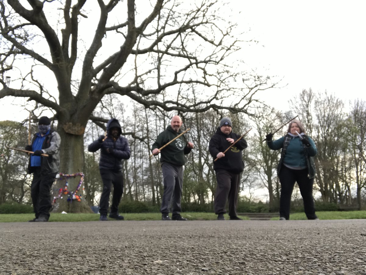 moifa_sifu's tweet photo. Some strange looking people in the park with sticks. Lucky for us the police had their hands full this afternoon and we escaped any questioning. #Filipinomartialarts #kalieskrima #outdoors #docepares #gubastyle https://t.co/FyJHE1V7eB