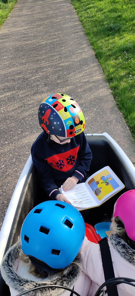math2k's tweet photo. @briceperrin @Veligo_Loc C'est le meilleur cadeau qu'on peut faire à ses enfants ! Les histoires, les fous rires ou les siestes.. 🤩 https://t.co/TCLknXyUTR