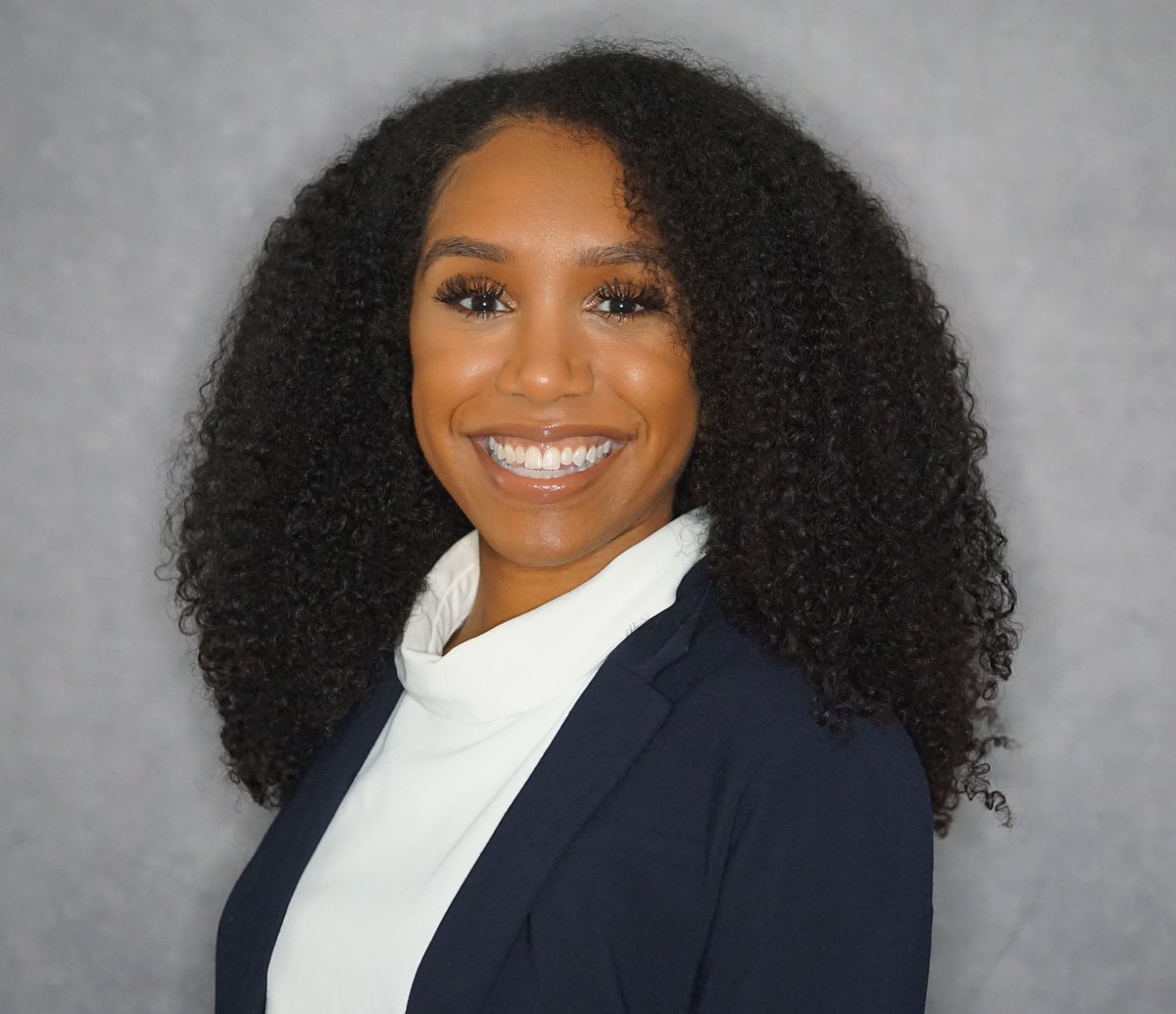kswopee's tweet image. Joining the #MedTwitter introductions party! 👋🏽 I’m a rising M4 @ Loyola Stritch SOM applying to #ObGyn this upcoming cycle. My interests are in health equity, public health management, &amp;amp; DEI. Excited to connect with mentors &amp;amp; peers in the field! #obgyntwitter #NewProfilePic 🤩