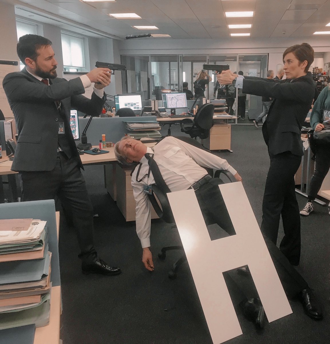 Give us a retweet &amp; follow if you’re tuning in.... #LineOfDuty BBC One right now!