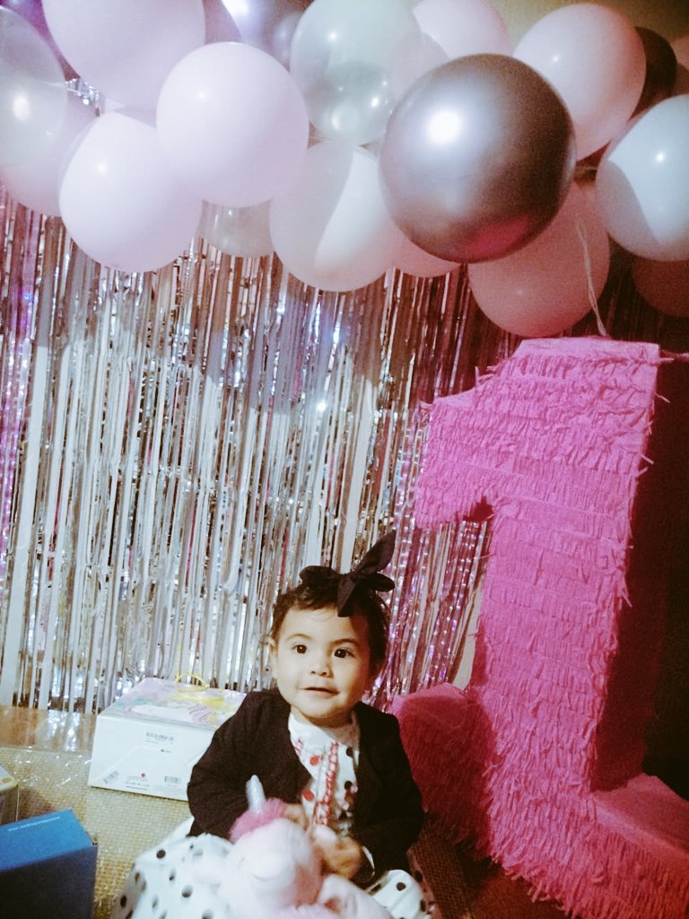 RayFilos's tweet image. El primer año de Victoria💜 #FelizDomingo