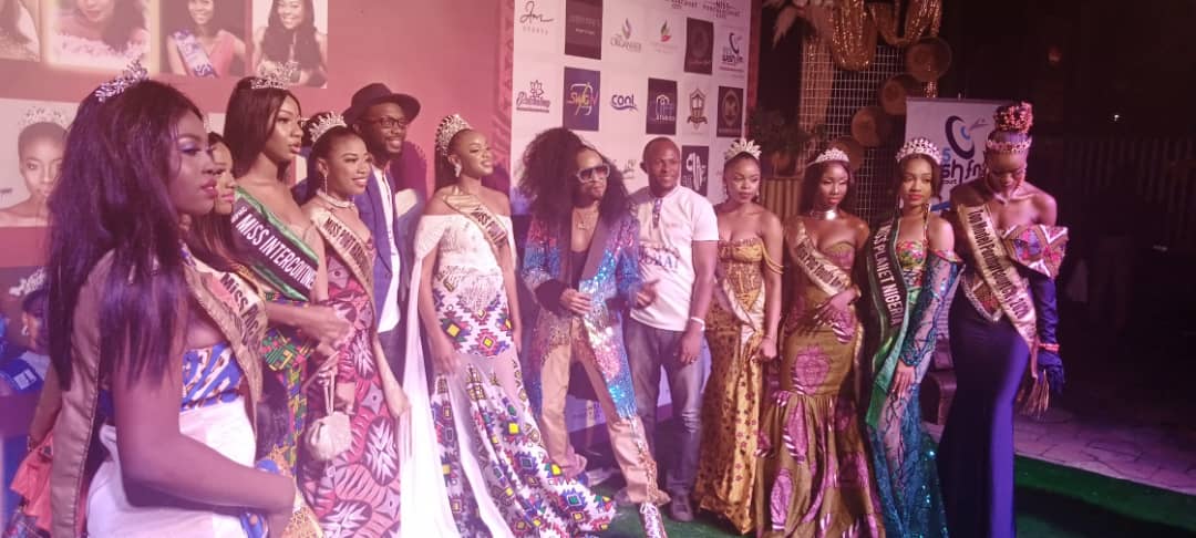 PHMicroscope's tweet photo. @DENRELE_EDUN and the contestants @missphcity 
#MissPHCity #PHTwitterCommunity #PHMicroscope https://t.co/unlUx1lZoQ