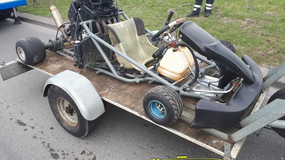 Politie plukt zelfgebouwde kart van de weg in Westelijk Havengebied ..