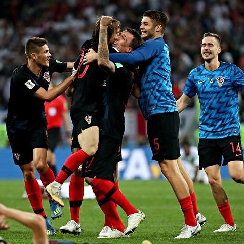 Usari 02 最近またモドリッチ がマンジュキッチとチョルルカとのちょっとしたわだかまりを解消したエピソードを見て ルカ自伝に出てきますね イングランド戦の可愛い写真を見ると凄くイイ ワールドカップ前に彼らのわだかまりを解消しておいて良かった