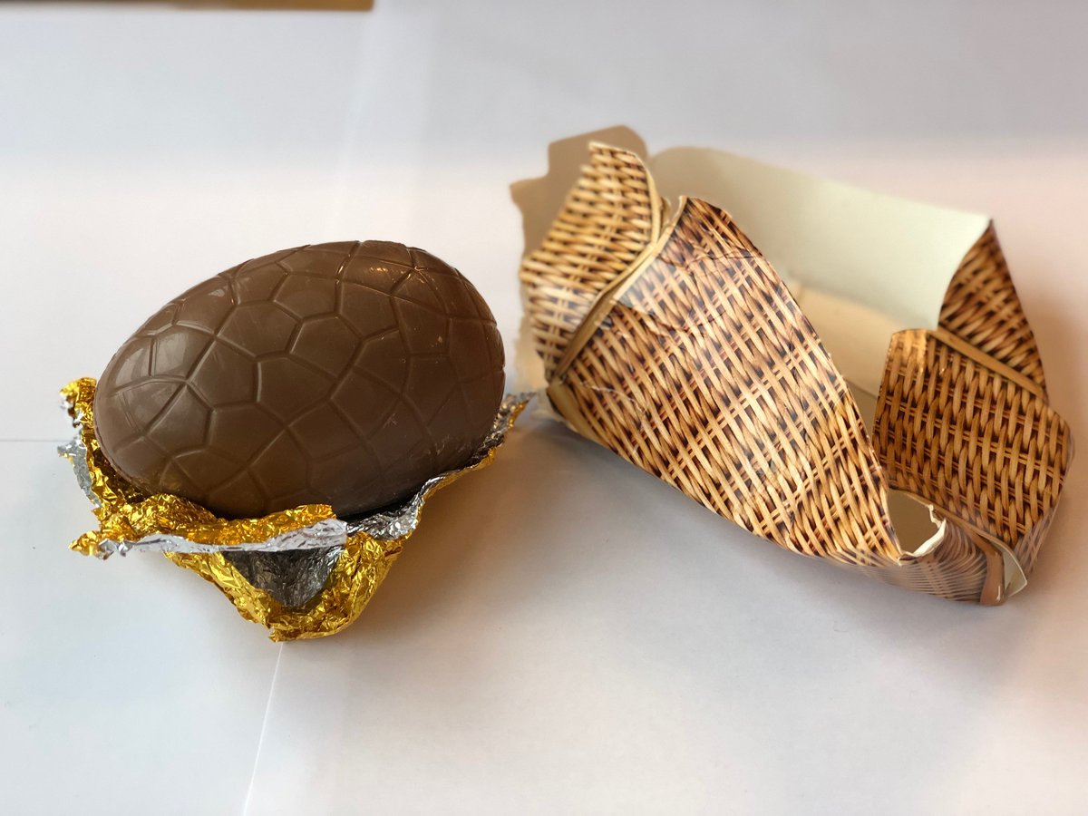 There are some egg-cellent ways to #recycle this #Easter 

🐣When you’ve enjoyed your chocolate treats, recycle cardboard boxes and Easter cards in your blue-lidded wheelie bin. 

🐣Scrunch up foil into a ball and recycle it in your purple or green box. 

#MertonRecycles♻️