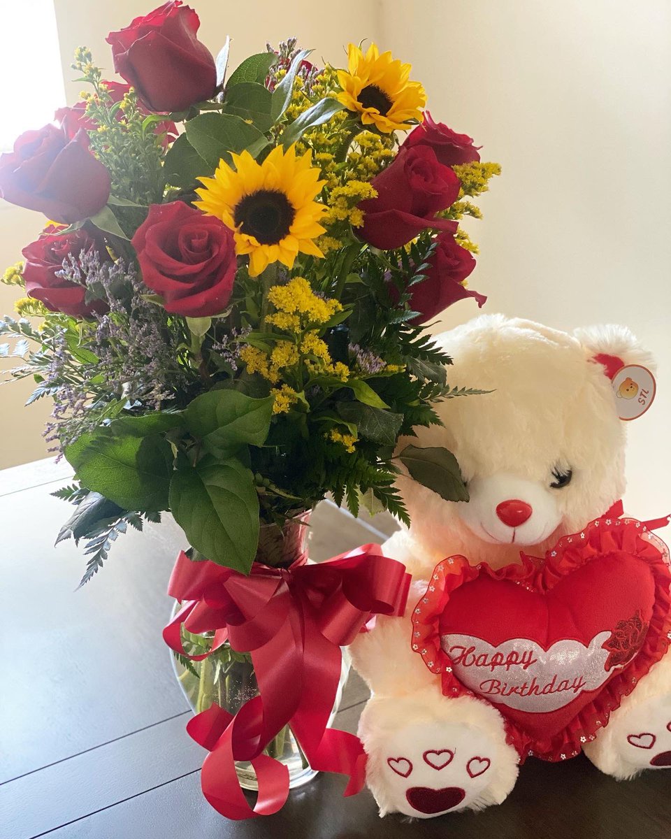 marcel_louis6's tweet photo. Thank you to @YDensin and my 0922 family for all the birthday wishes yesterday, I truly appreciate it so much. I celebrated my birthday moving into a home with my love @Abe_D28Dh_0922 and enjoying our favorite korean bbq with friends. 🎈💗 https://t.co/MqPSY18ZNJ