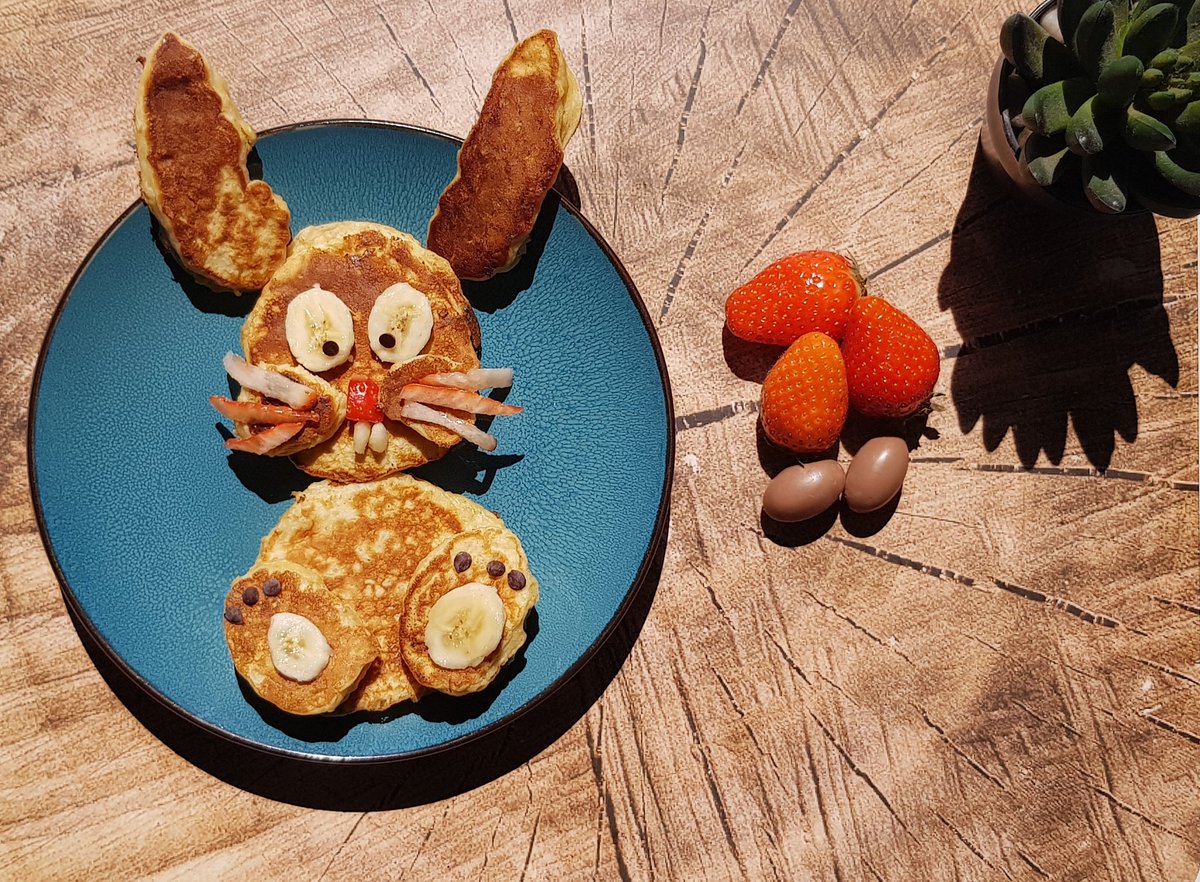 lolosigma's tweet photo. Happy Easter from me and the legendary @MyPeakChallenge protein pancakes 🐇🥞 !
@SamHeughan
@UFsPeakers
#fitnessprogram 
#healthyfood #breakfast #cleaneating #easter https://t.co/FAWLjJObuK