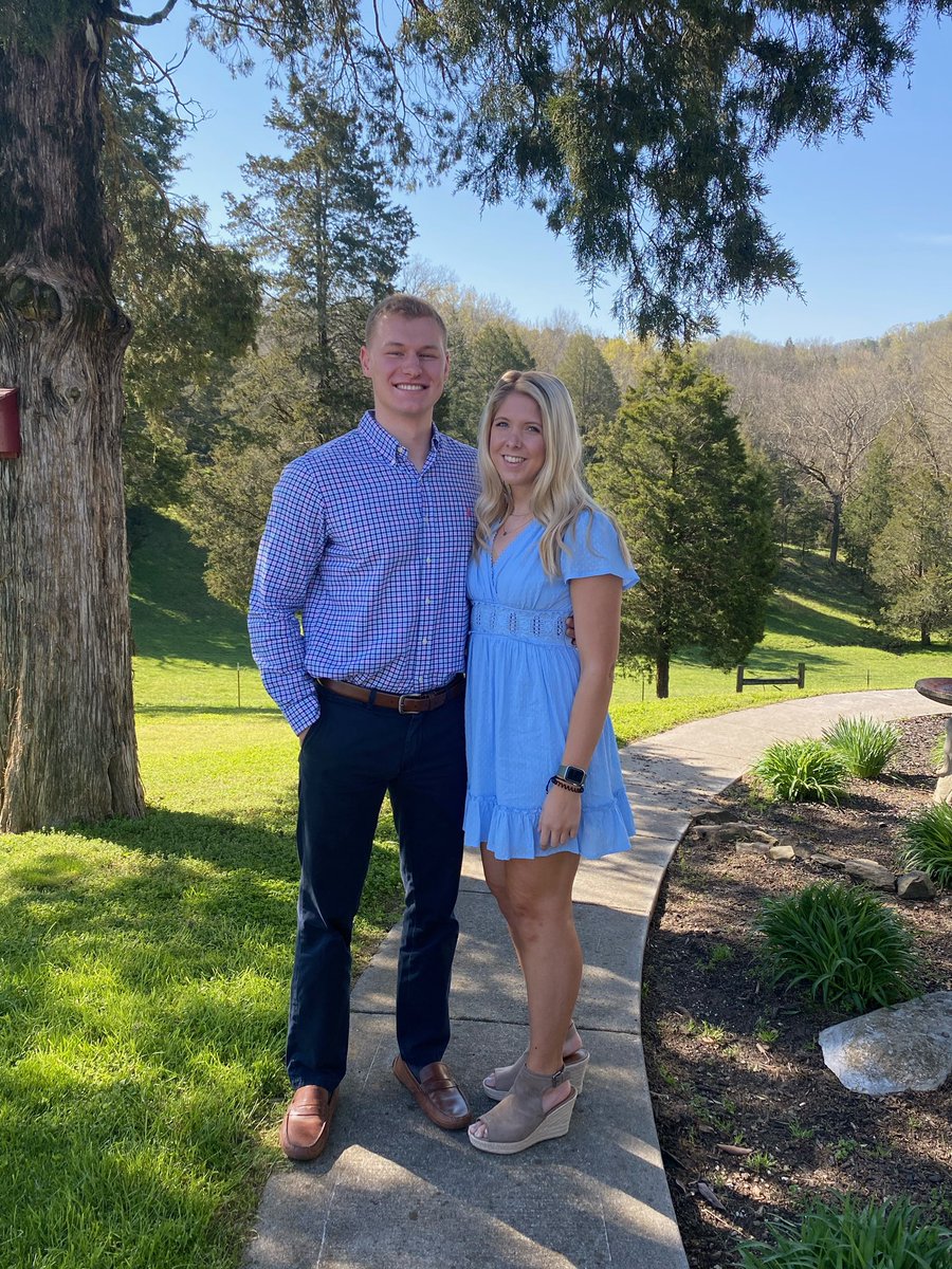 DarylChandler's tweet image. Happy Easter from the Chandlers! He is Risen!