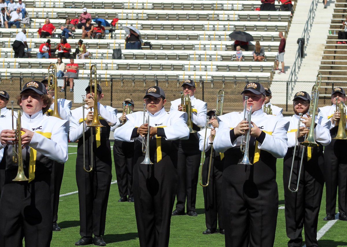 TJC_Band's tweet photo. After 524 long days, It was finally game day once again for the TJC Band. Getting to perform in front of our Apache Band fans again brought every single member of this band a sense of pride and joy that hasn't been felt in a long time.
Join us again NEXT SATURDAY April 10 at 1PM! https://t.co/LBNAx1Vgds