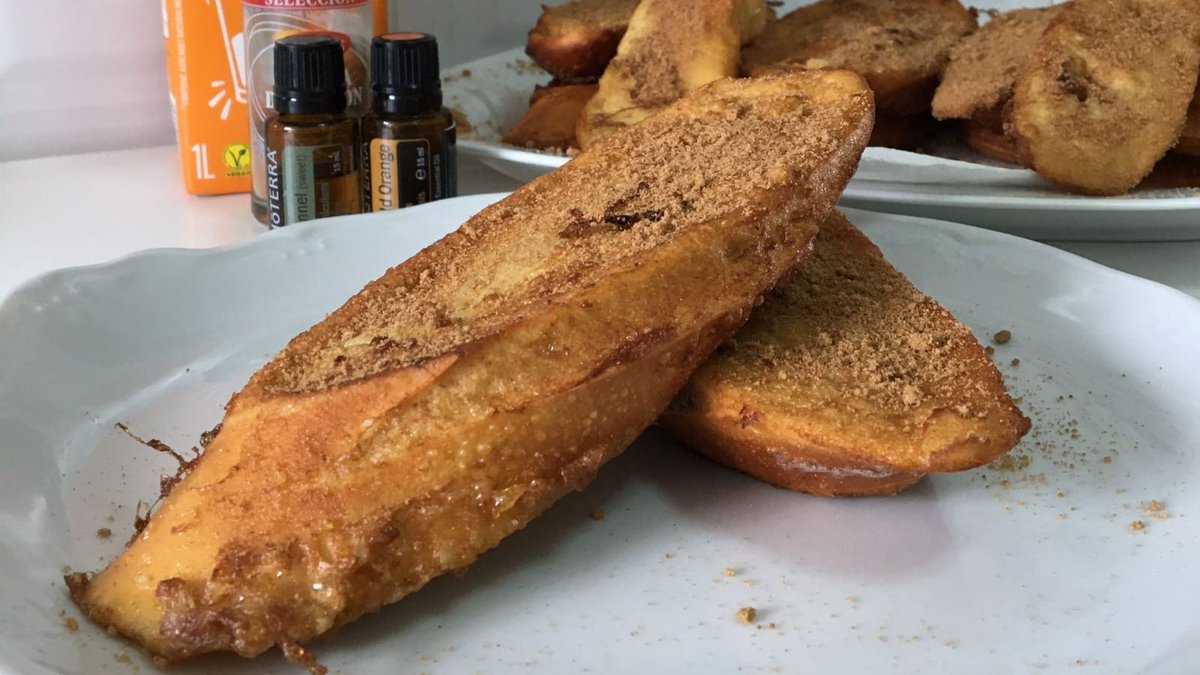 senoresencial's tweet photo. HOY: #dōTORREJA (o #dōTORRIJA) #Vegana y #singluten (o no) 🍞
La torrija o torreja es un postre calórico, típico y tradicional de los países hispanos para la Semana Santa o Pascua. 🕯
#torrija #torreja #vegana #vegano #veganismo #vegetarianos #veganos
https://t.co/Acr03yQybh https://t.co/sucltogeO2