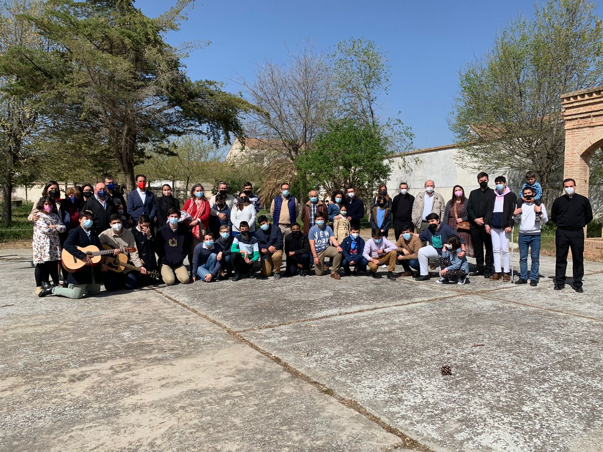 Terminamos estos días de #Pascua y #EjerciciosEspirituales en Mora @Creando_FARP <a href="/Obispofcerro/">✙ Francisco Cerro Chaves</a> <a href="/seminariotoledo/">Seminario Mayor Toledo</a> <a href="/ParroquiaMora/">Parroquia de Mora</a> #CristoHaResucitado #CristoVive #Aleluya