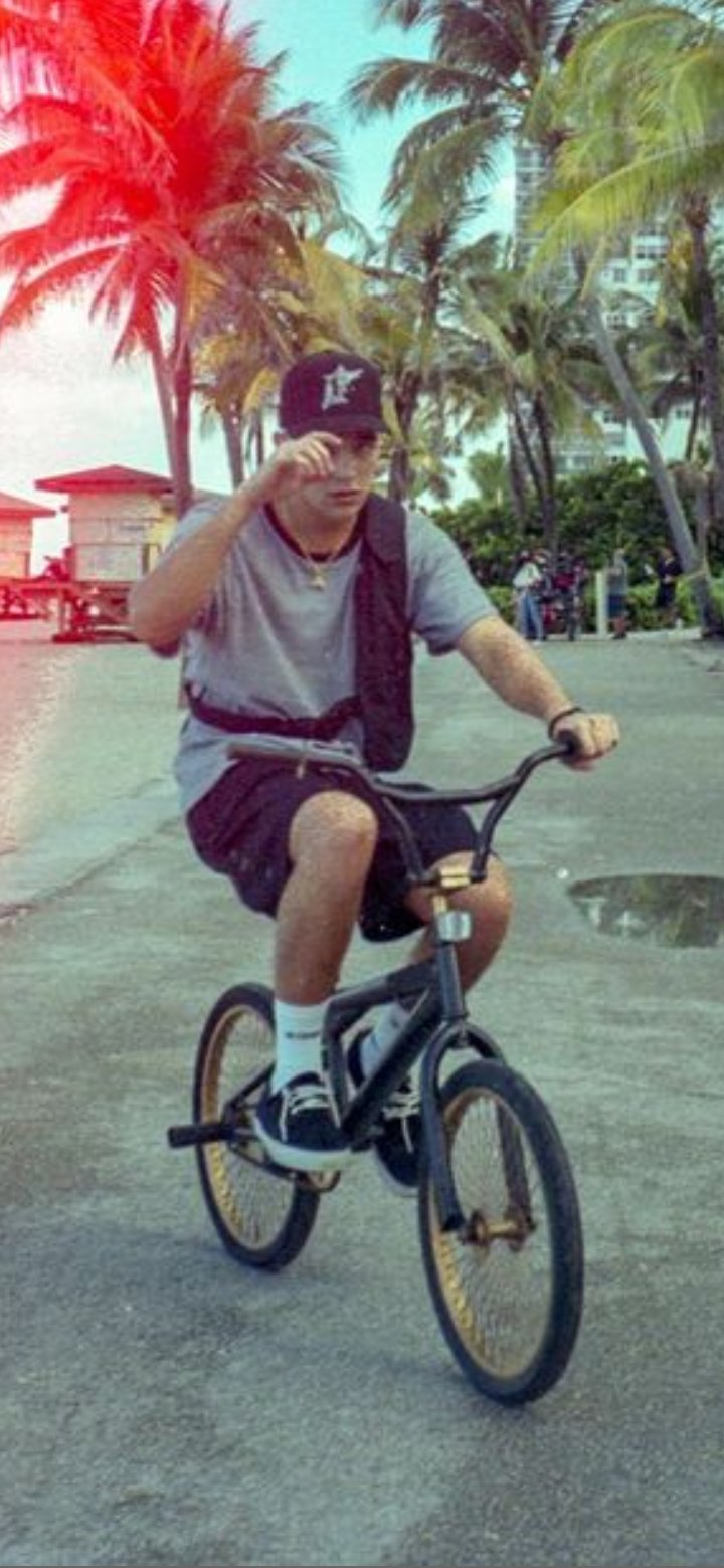 HAPPY BIRTHDAY AUSTIN MAHONE    