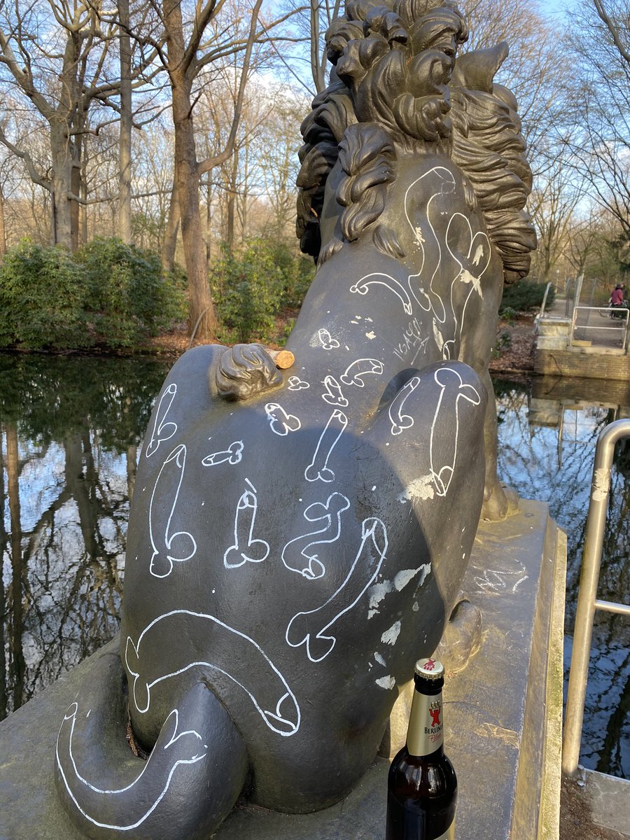 berliners3000's tweet photo. Penis Lion https://t.co/84IQ9pldr7