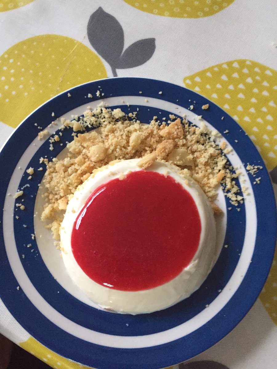 alf_r_c_g's tweet image. For dessert, Alfie is serving a vanilla panna cotta with a raspberry coulis and a lemon shortbread crumb.