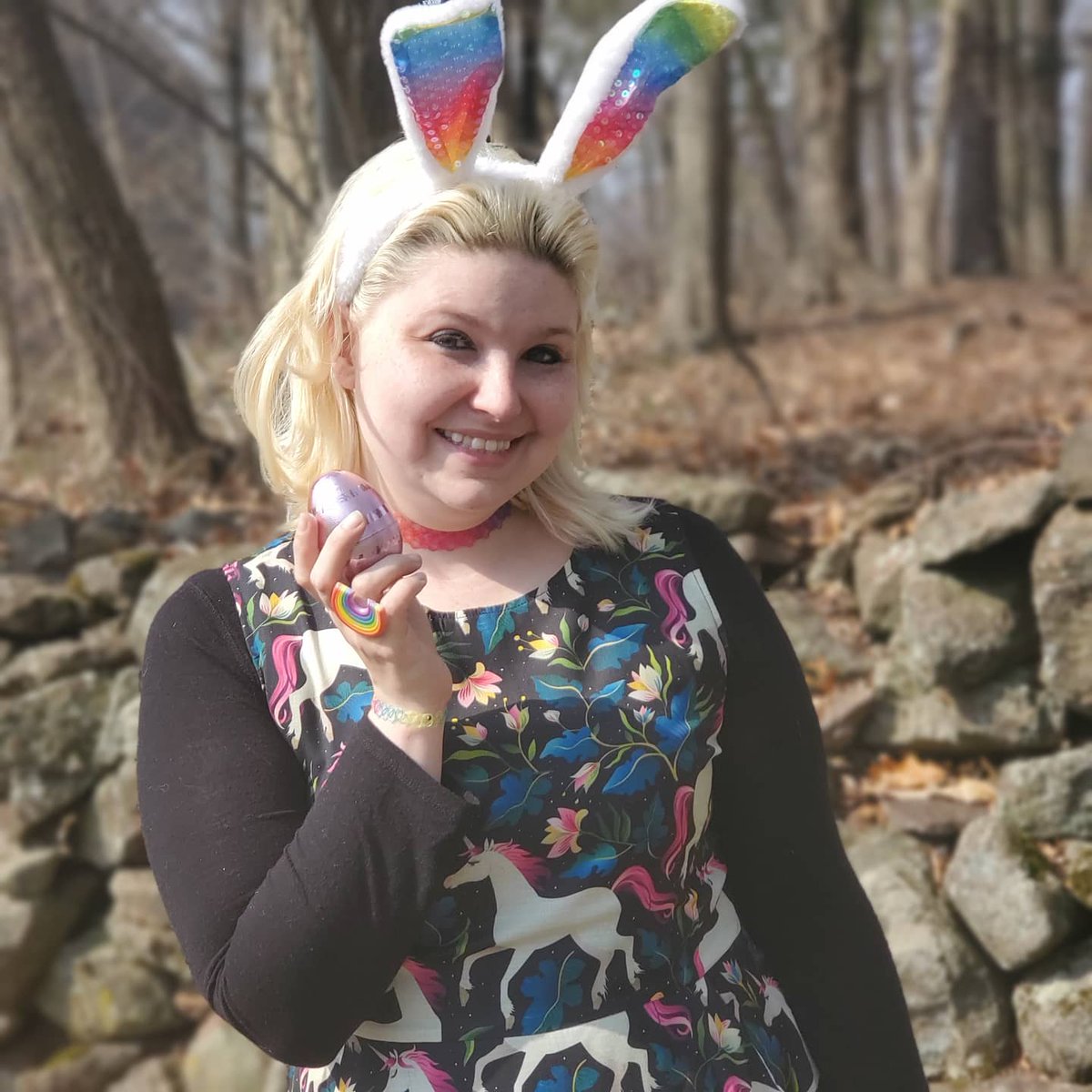 MagicallyMJ's tweet image. It's time for the hunt! I hope you have a very hoppy and magical Easter my friend! I love you! 🌈🐇🐣💖
.
..
#magicallymj #rainbow #bunny #Easter #easterbunny #hoppyeaster #easter2021 #egghunt #egghunt2021 #easteregghunt
